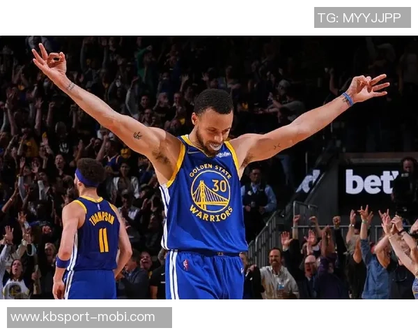 库里再展神勇远投绝技震撼全场证明自己依旧无敌