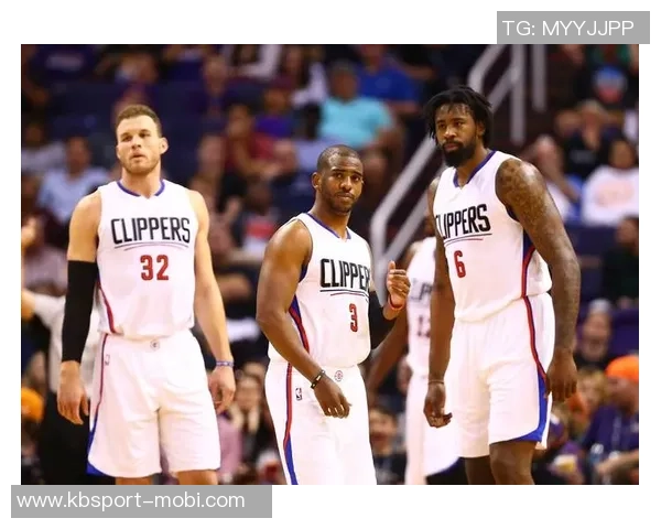 保罗被交易回家后与格里芬和小乔丹进行长达90分钟的视频通话 保罗被交易回家后与格里芬和小乔丹进行长达90分钟的视频通话